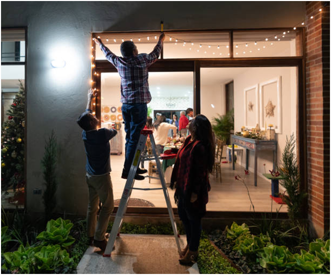 Festive Illuminations: Elevate Your Home with Holiday Light Decorations by Experts – Site Title